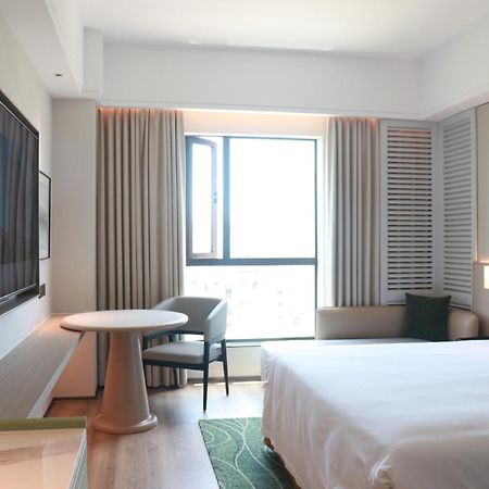 S&N Zhejiang Linhai International Hotel Екстер'єр фото