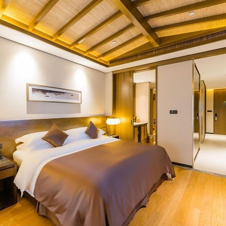 S&N Zhejiang Linhai International Hotel Екстер'єр фото