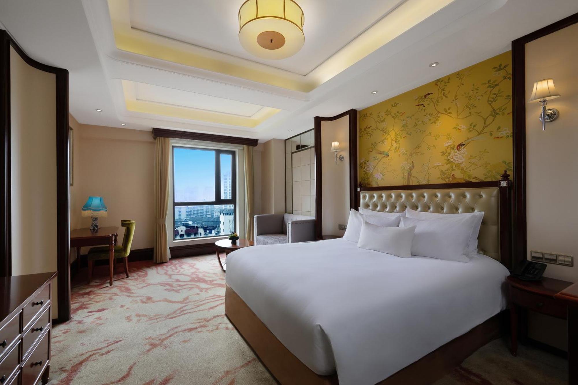 S&N Zhejiang Linhai International Hotel Екстер'єр фото