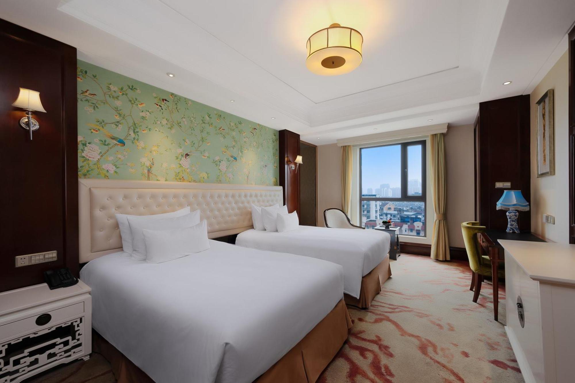 S&N Zhejiang Linhai International Hotel Екстер'єр фото