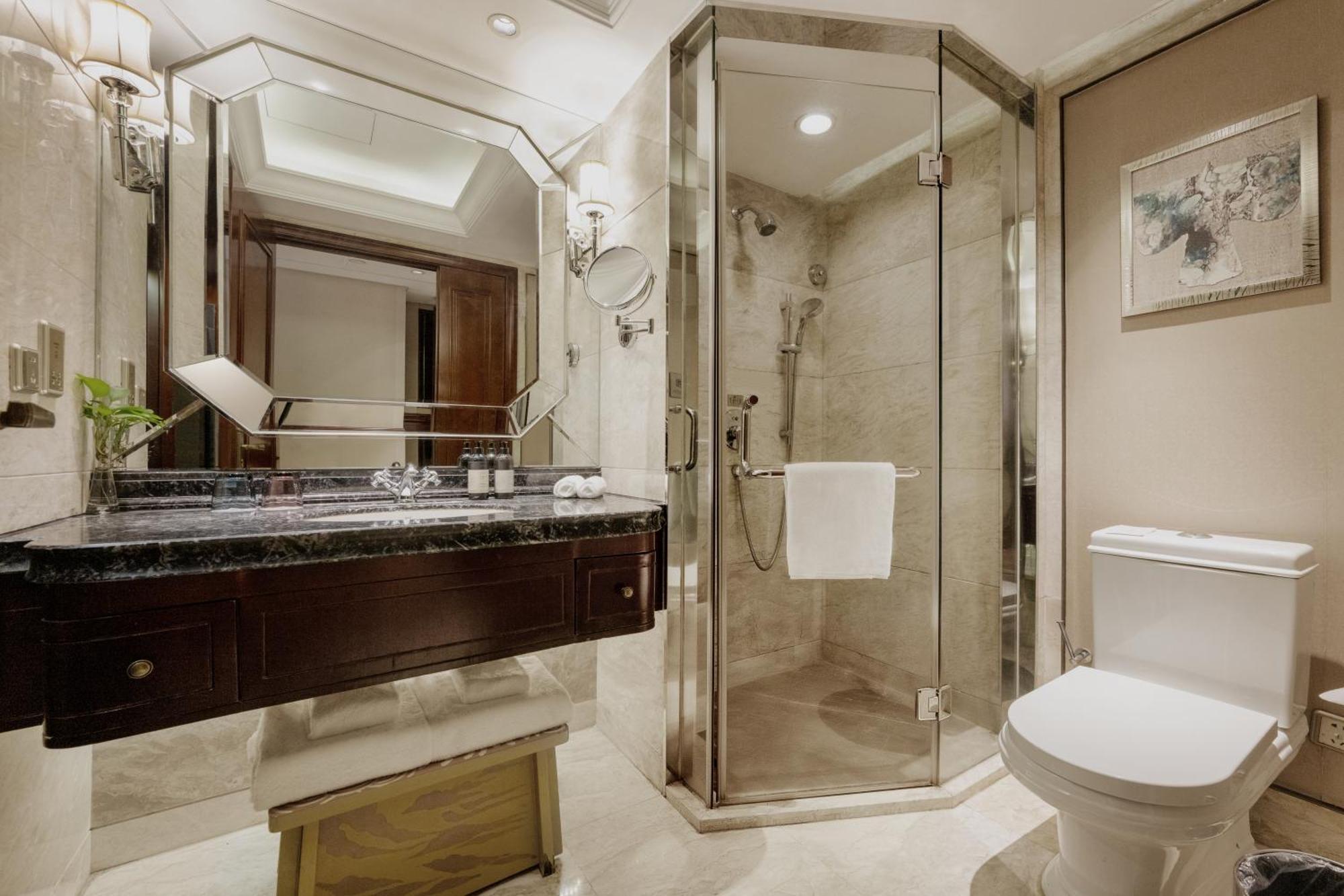 S&N Zhejiang Linhai International Hotel Екстер'єр фото