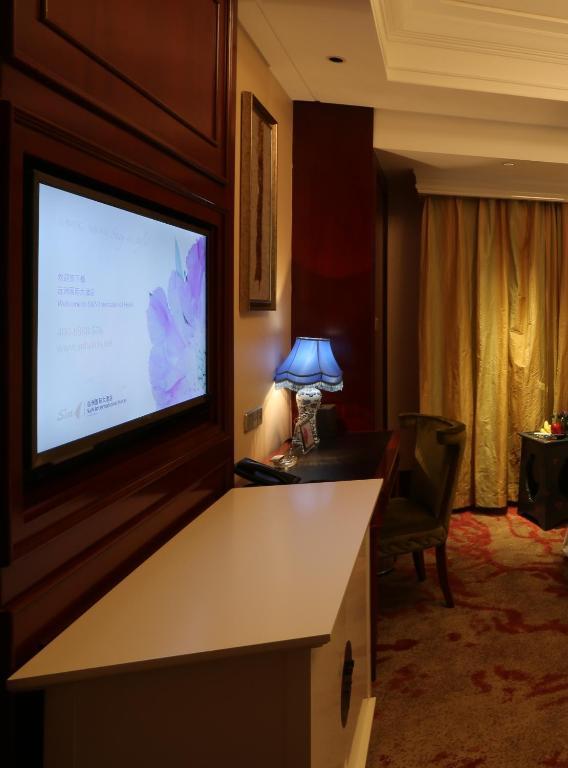 S&N Zhejiang Linhai International Hotel Екстер'єр фото