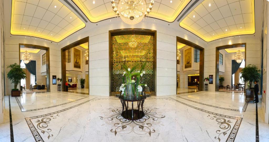 S&N Zhejiang Linhai International Hotel Екстер'єр фото