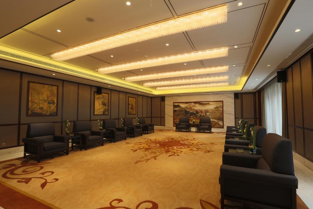 S&N Zhejiang Linhai International Hotel Екстер'єр фото
