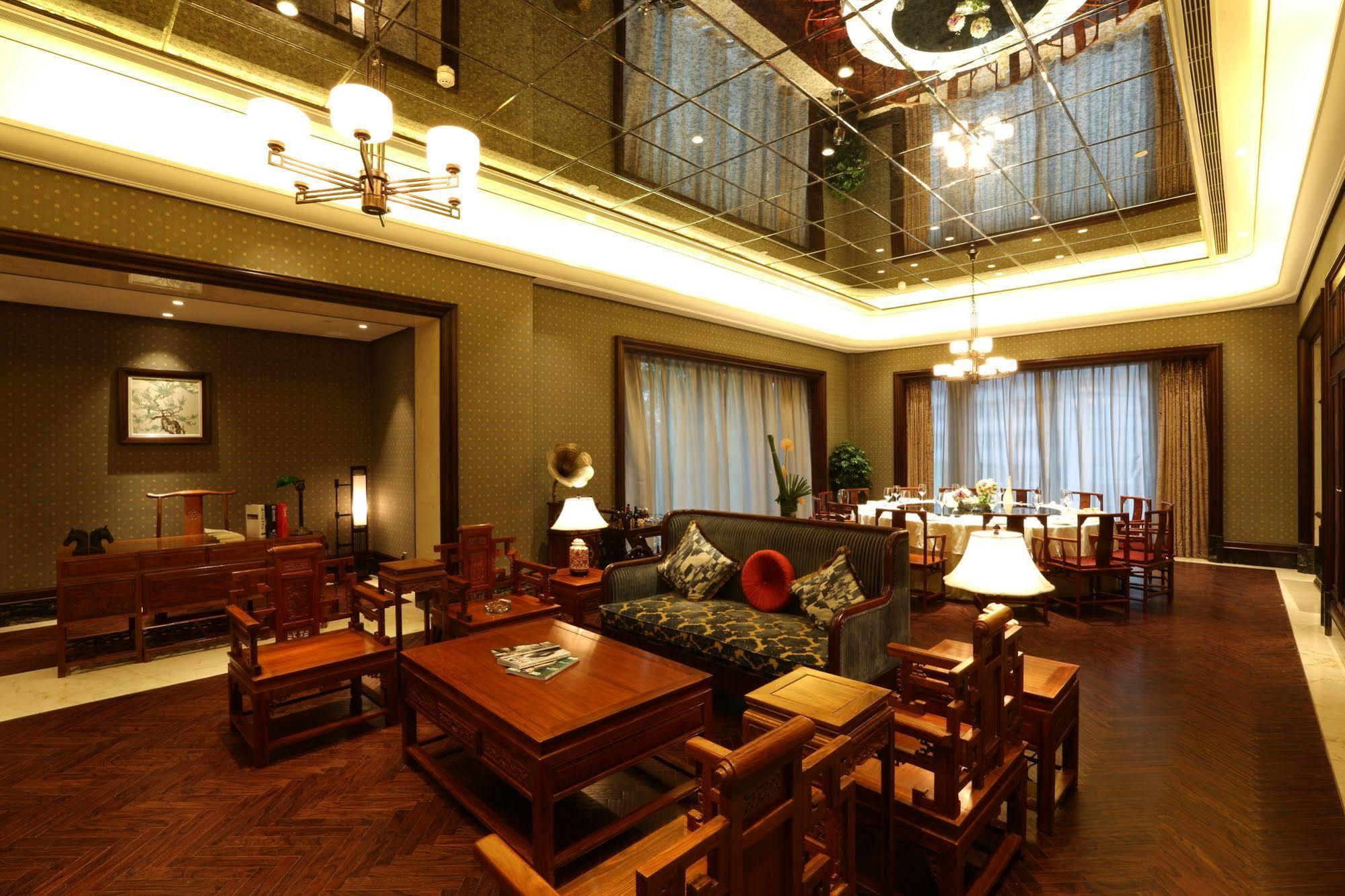 S&N Zhejiang Linhai International Hotel Екстер'єр фото