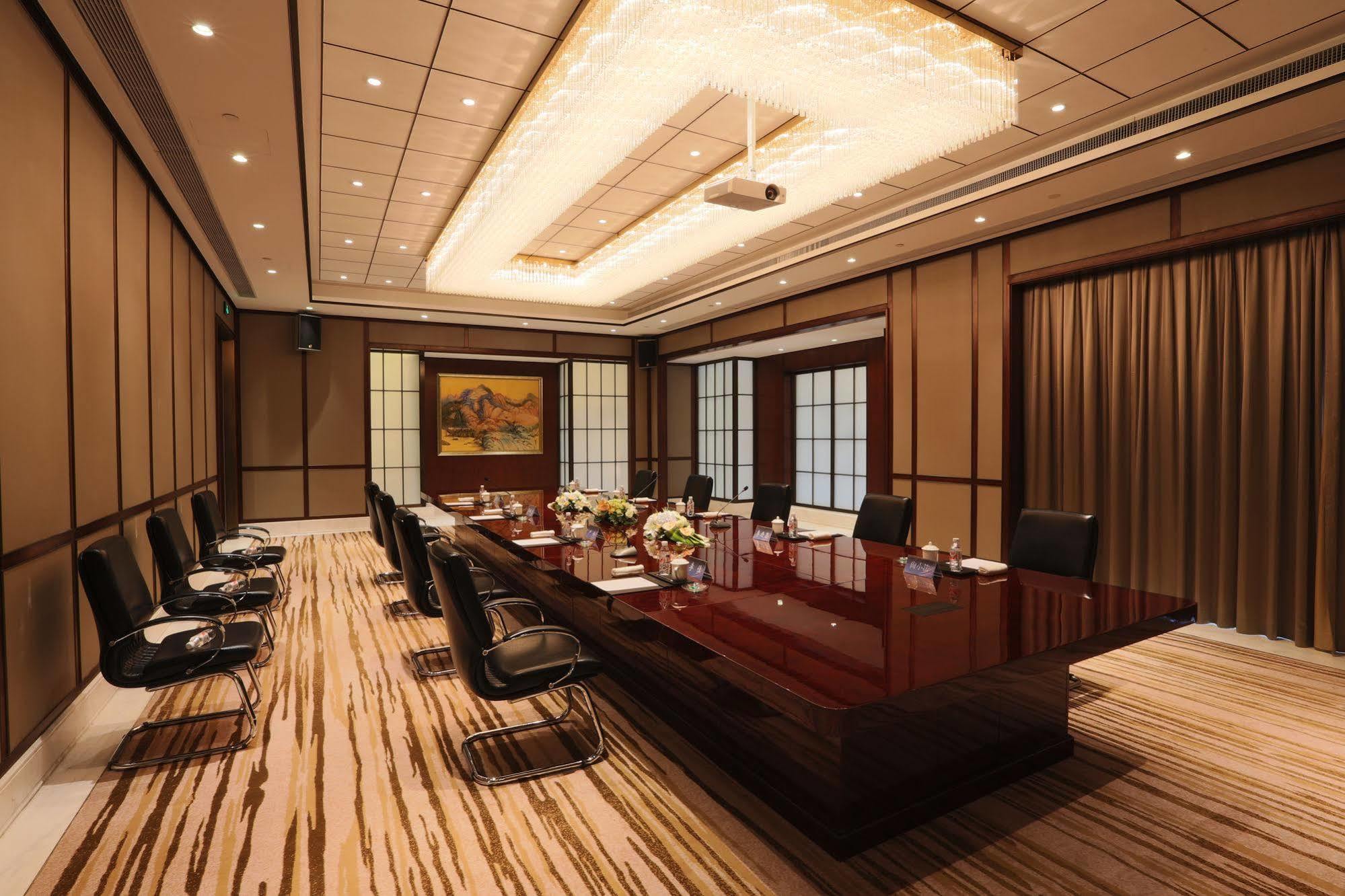 S&N Zhejiang Linhai International Hotel Екстер'єр фото