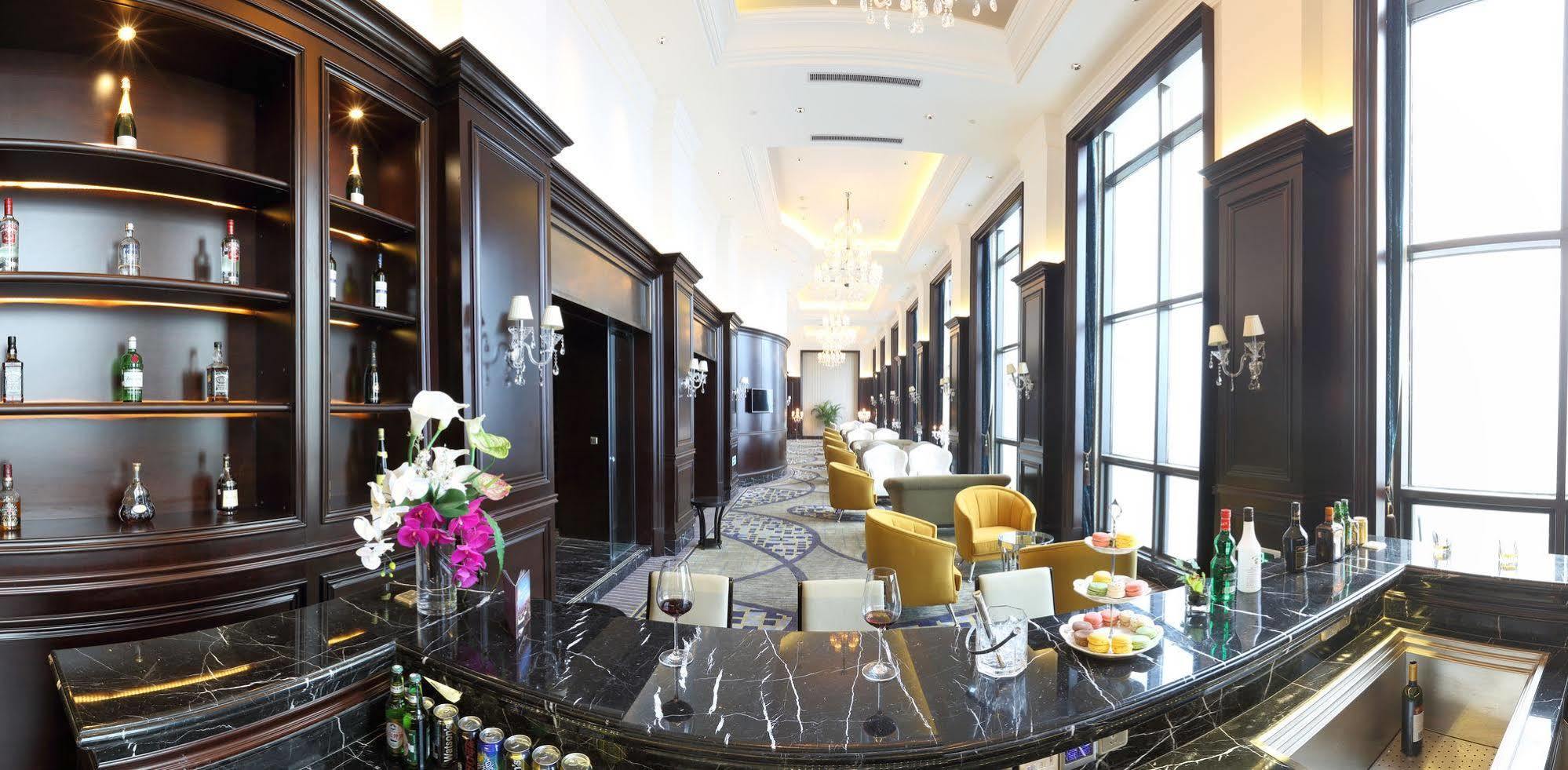 S&N Zhejiang Linhai International Hotel Екстер'єр фото