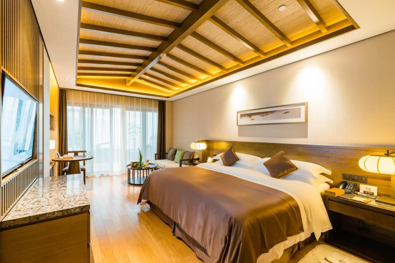 S&N Zhejiang Linhai International Hotel Екстер'єр фото